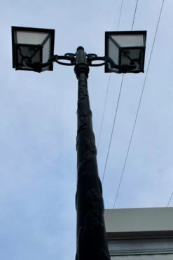 Lampadaire En Fonte Par Claude Lefebvre Hauteur 4m30 -Jardin Fournitures Boutique ebf5d6a8 12a3 48b8 8cd6 7db8f12c8ff6