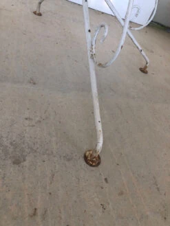 Ancienne Table Et 4 Chaises En Fer Forgé -Jardin Fournitures Boutique f0affd3e 4fe3 4b9a a0b0 7e976afb4944