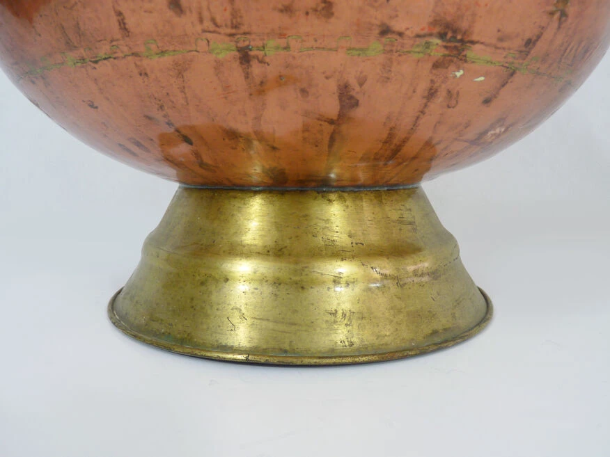 Jardinière Cache Pot En Cuivre Poignées En Porcelaine, Pied Laiton. Année 40 50 4 Jardinière Cache Pot En Cuivre Poignées En Porcelaine, Pied Laiton. Année 40 50 – Image 2