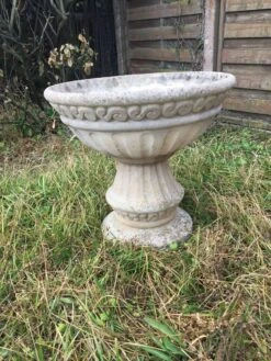 Vase Médicis En Pierre Reconstituée -Jardin Fournitures Boutique f20ab7a0 fde1 454d 8c76 f4ba4d4d2013