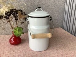 Pot à Lait En Tôle émaillé -Jardin Fournitures Boutique f40bc3ff 5b96 4de2 97c0 31081b856060