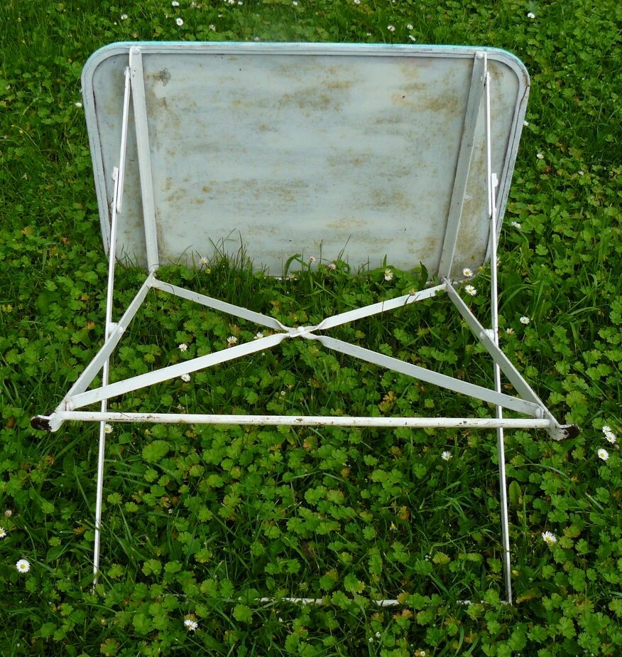 Table De Jardin Pliante Métal Peint Verte Et Blanche Vintage 1950 7 Table De Jardin Pliante Métal Peint Verte Et Blanche Vintage 1950 – Image 5