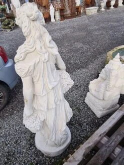 Statue D'une Femme Vigneronne En Pierre Reconstituée -Jardin Fournitures Boutique fdf3bdc1 c781 4be7 a430 138a12695d67