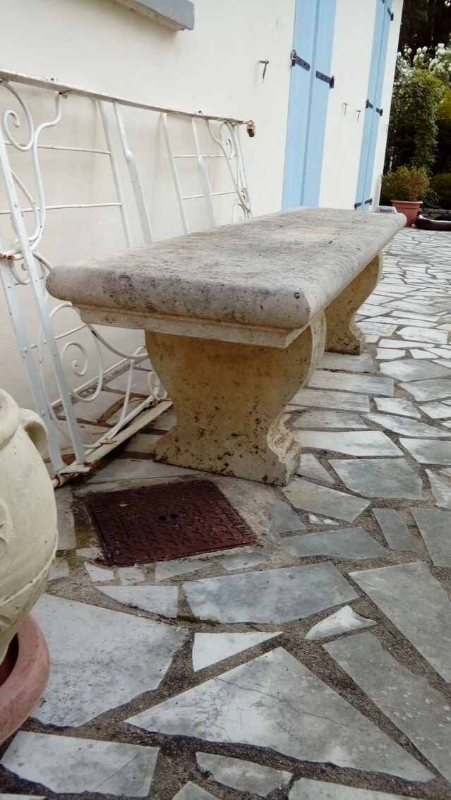 Banc En Pierre De Taille 4 Banc En Pierre De Taille – Image 2