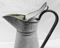 Broc à Couvercle Clapet En Zing 19 Broc à Couvercle Clapet En Zing -Jardin Fournitures Boutique ff5f2ed2 ef8d 41e2 9ecb 67d524bfe13f