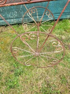 Ancienne Charette De Fleuriste -Jardin Fournitures Boutique ff7d1d53 f3ae 40d7 8af3 79d4b8efbd7c